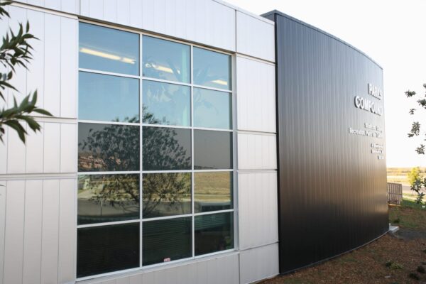 Stylish and Lightweight Aluminum Composite Panels - Image 2